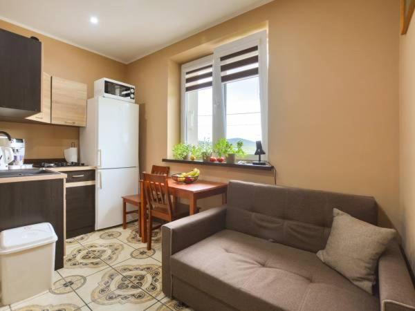 Apartament Folkowy Wujek Pod Gromadzyniem Устрики-Долішні Екстер'єр фото